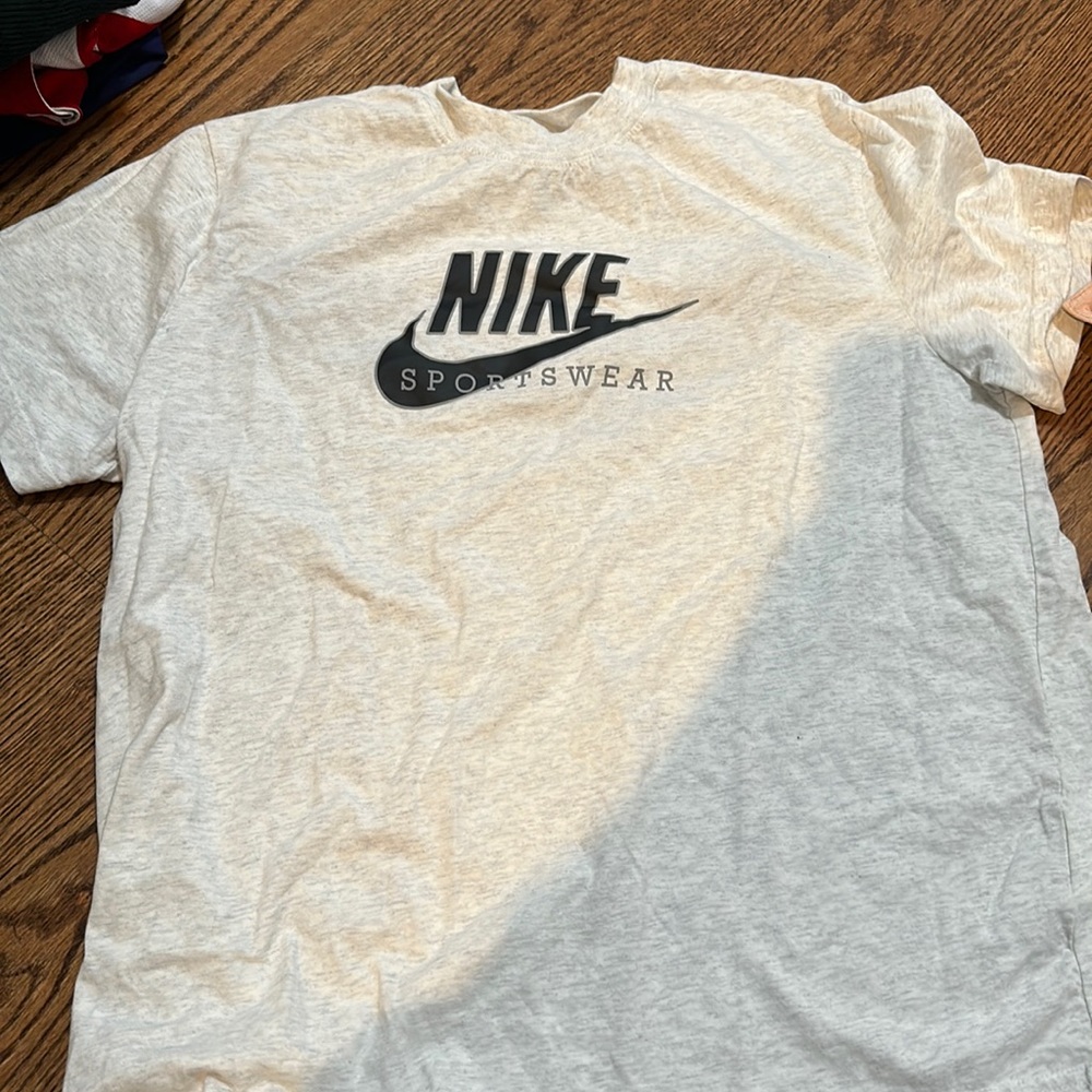 NIKE tee